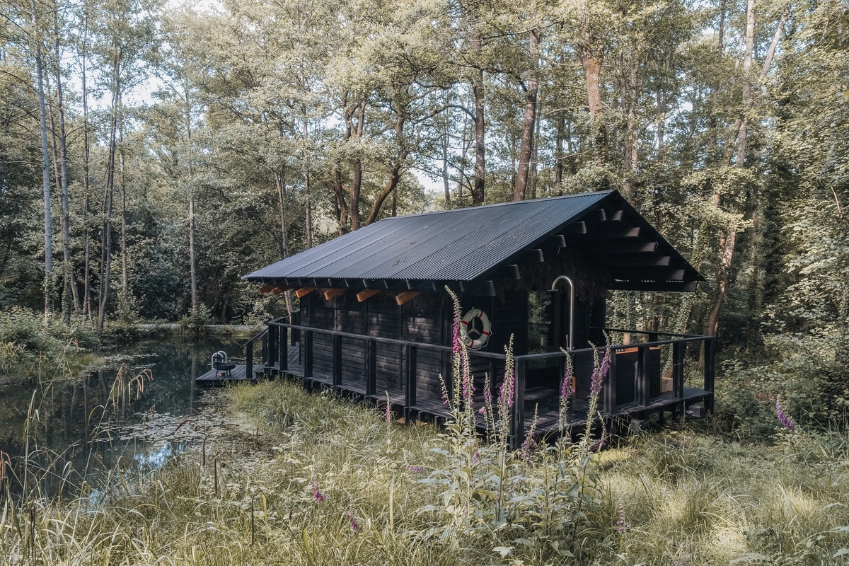 Architects.Holiday – Yogi’s Cabin