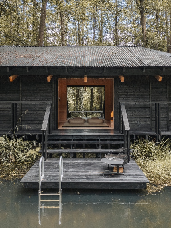 Architects.Holiday – Yogi’s Cabin