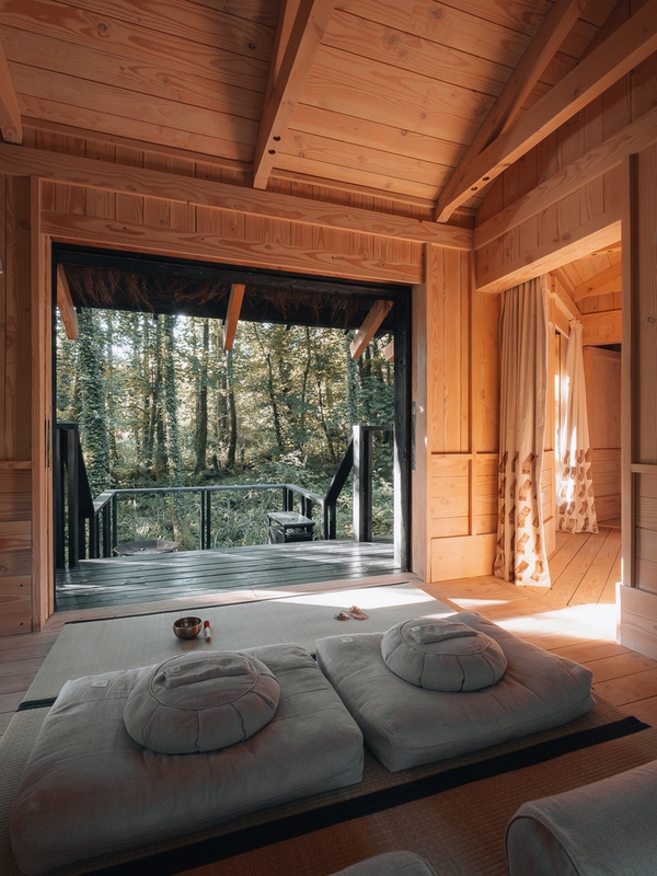 Architects.Holiday – Yogi’s Cabin