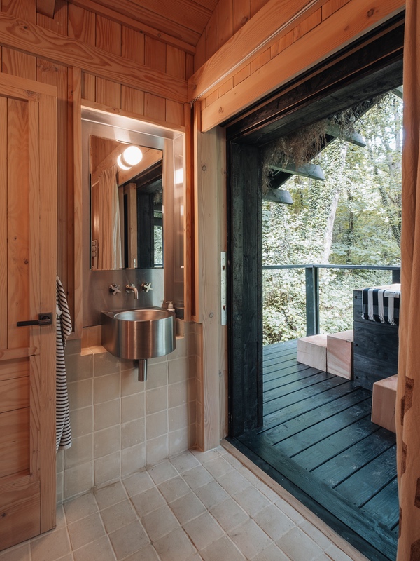 Architects.Holiday – Yogi’s Cabin