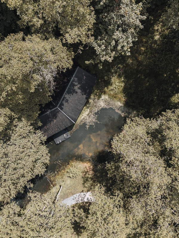 Architects.Holiday – Yogi’s Cabin